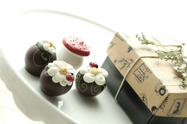 Cordial Cherries ~ 4-Piece Gift ~ Daisy Patch