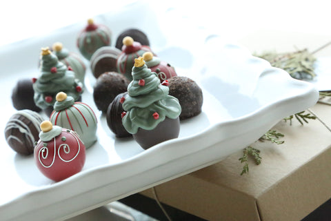 Combo Gift ~ 16-Piece ~ Christmas Trees & Ornaments