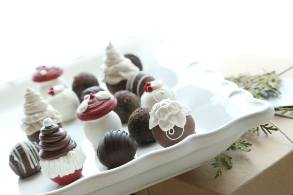 Combo Gift ~ 16-Piece ~ Christmas Gnomes