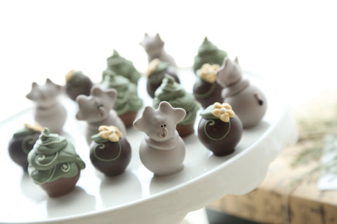 Cordial Cherries ~ 16-Piece Gift ~ Elephants
