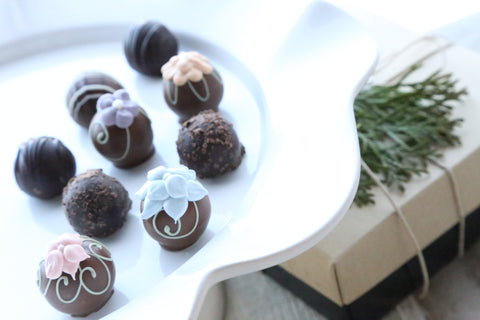 Combo ~ 9-Piece Gift ~ Easter Bouquet (Cherries & Truffles)